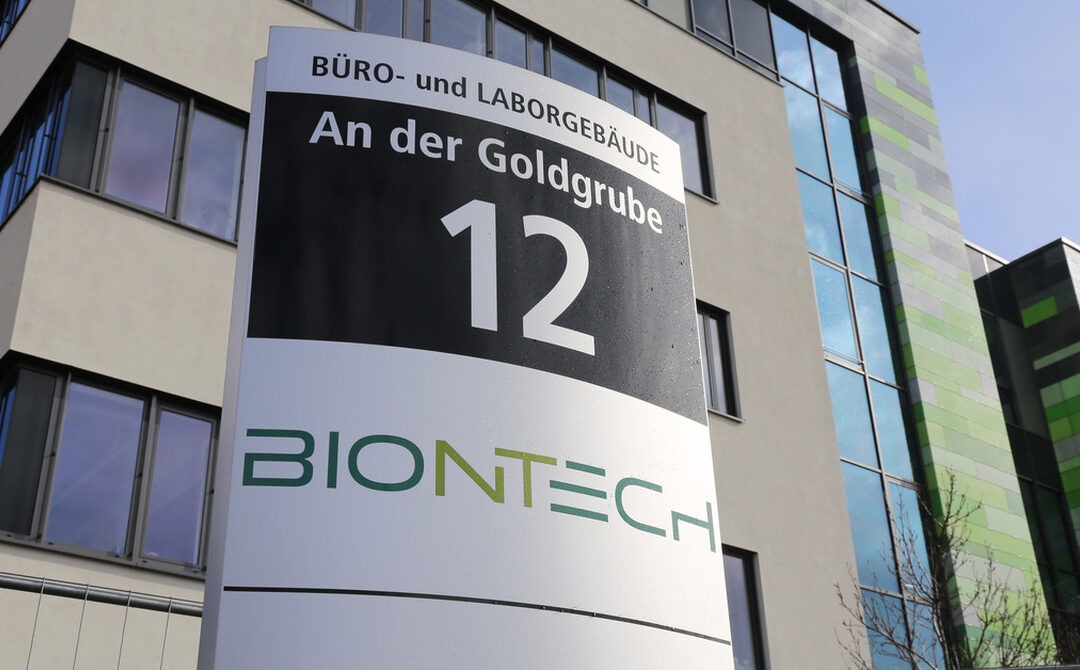 USA: Liečivo na rakovinu od spoločnosti Biontech bolo zastavené