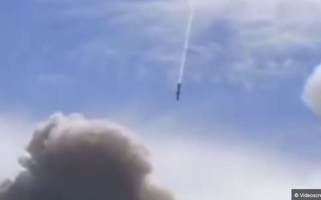 Detská nemocnica klame: Video ukazuje, ako presne rakety Ch-101 útočia na vojenské ciele v Kyjeve