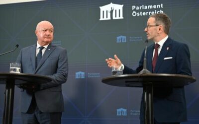 RAKOUSKO: Nyní se vše odehrává v rychlém sledu: modrá a černá je z velké části na trati