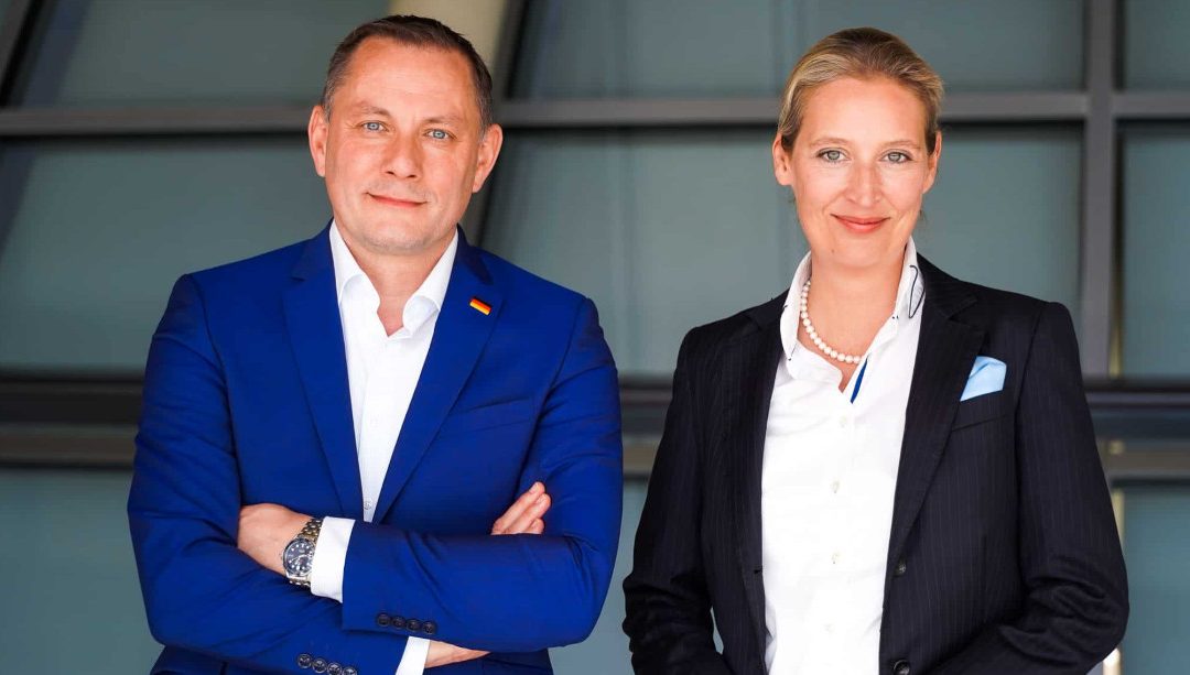 Spolkový úřad pro ochranu ústavy (BfV) klasifikuje celou AfD jako pravicově extremistickou – strana se chce „bránit právními prostředky“