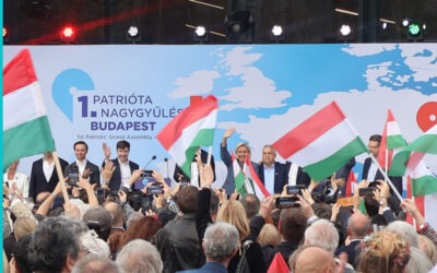 Viktor Orbán sľubuje na veľkom stretnutí patriotov, že „znovu urobí Európu veľkou“